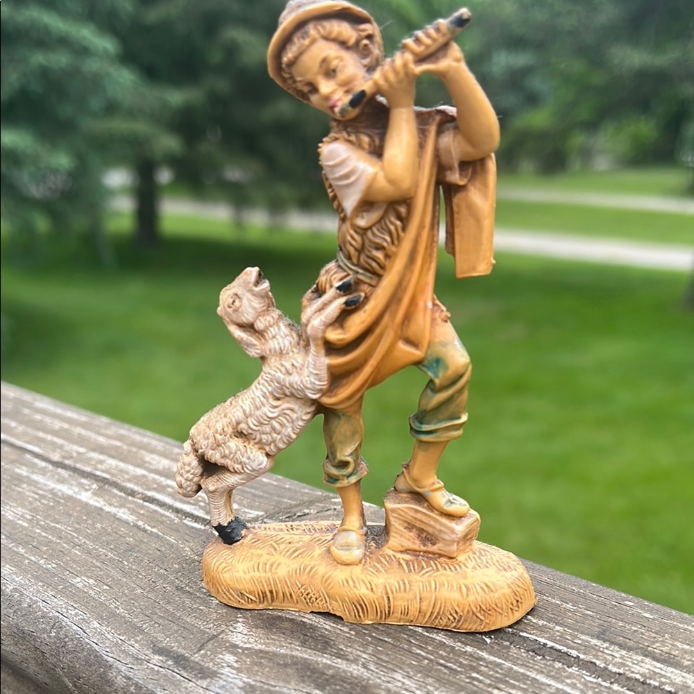 Vintage 1983 Leopard Charming Shepherd Figurine (Plastic) Made in Italy